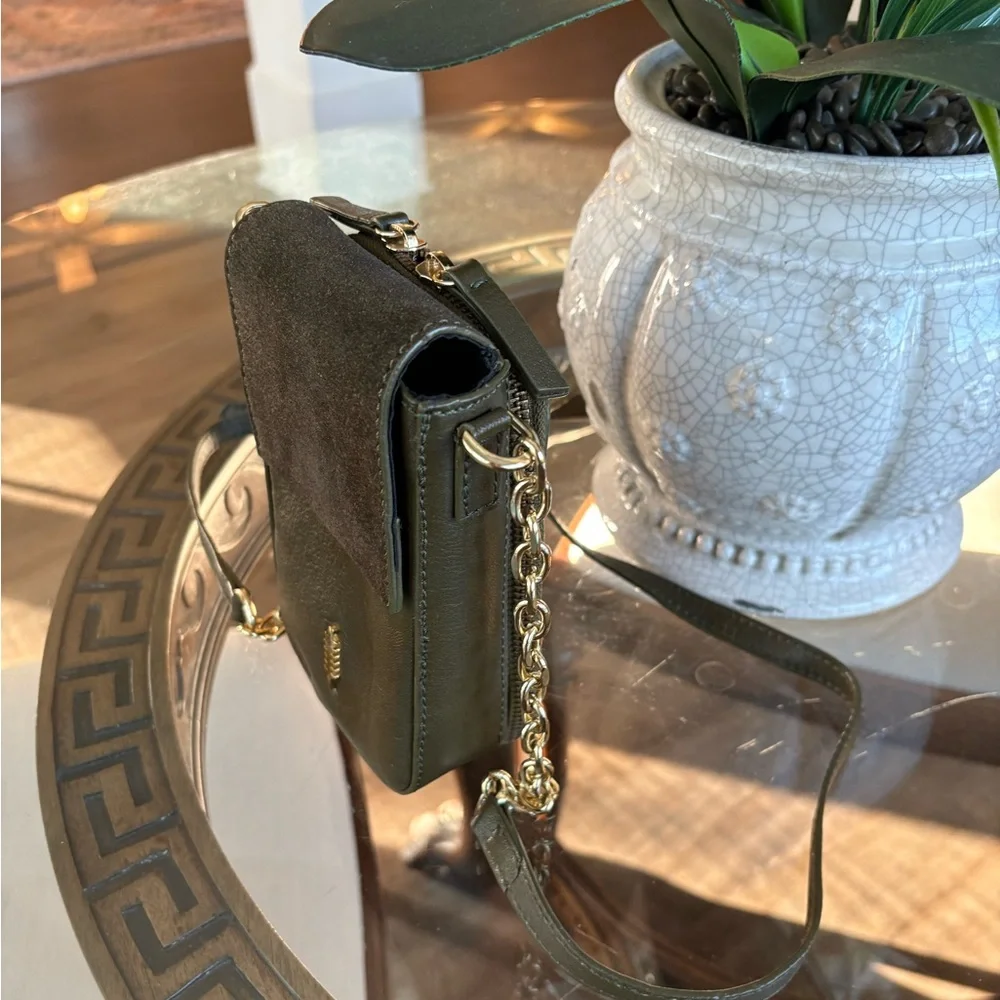 💚💚THACKER OLIVE GREEN ANNA LEATHER & SUEDE PHONE/WALLET CROSSBODY BAG!💚💚